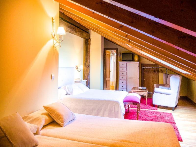 Hotel Palacio Garcia Quijano Corrales De Buelna Phòng bức ảnh
