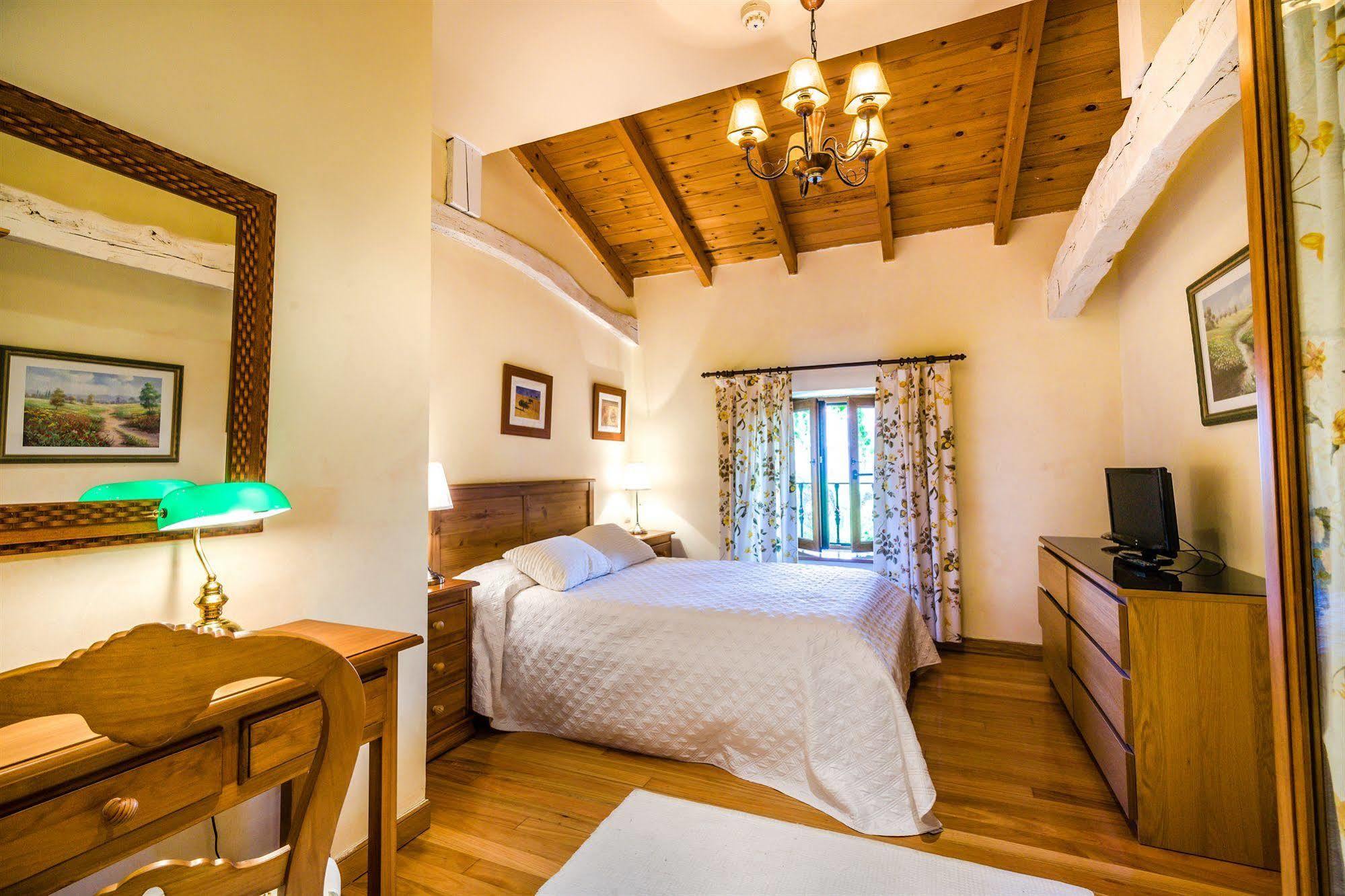 Hotel Palacio Garcia Quijano Corrales De Buelna Ngoại thất bức ảnh