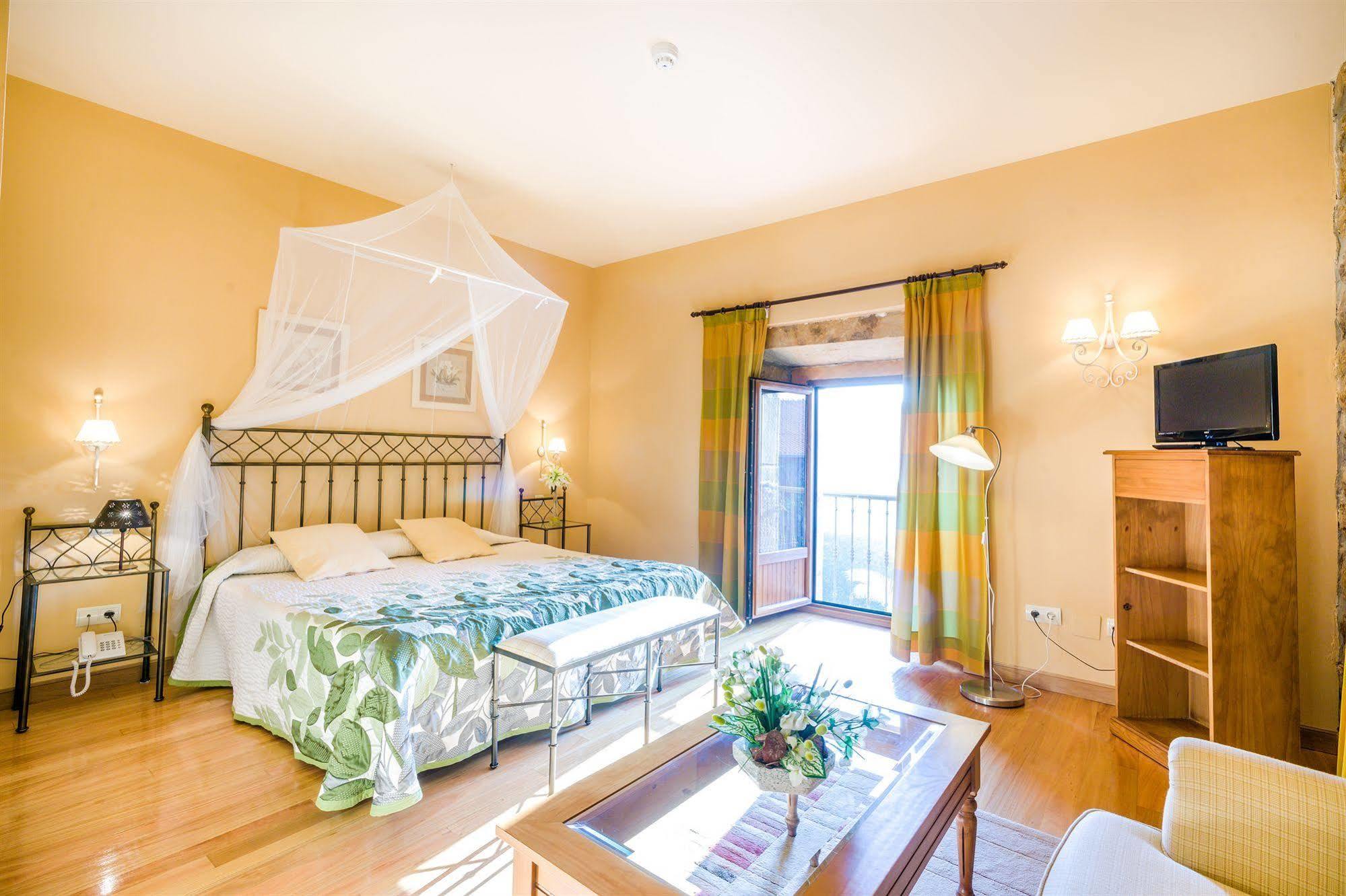Hotel Palacio Garcia Quijano Corrales De Buelna Ngoại thất bức ảnh